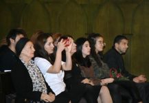 Happy New Year – артисты в Баку надели новогодние шапочки и подарили праздник (ФОТО)