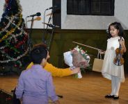 Happy New Year – артисты в Баку надели новогодние шапочки и подарили праздник (ФОТО)