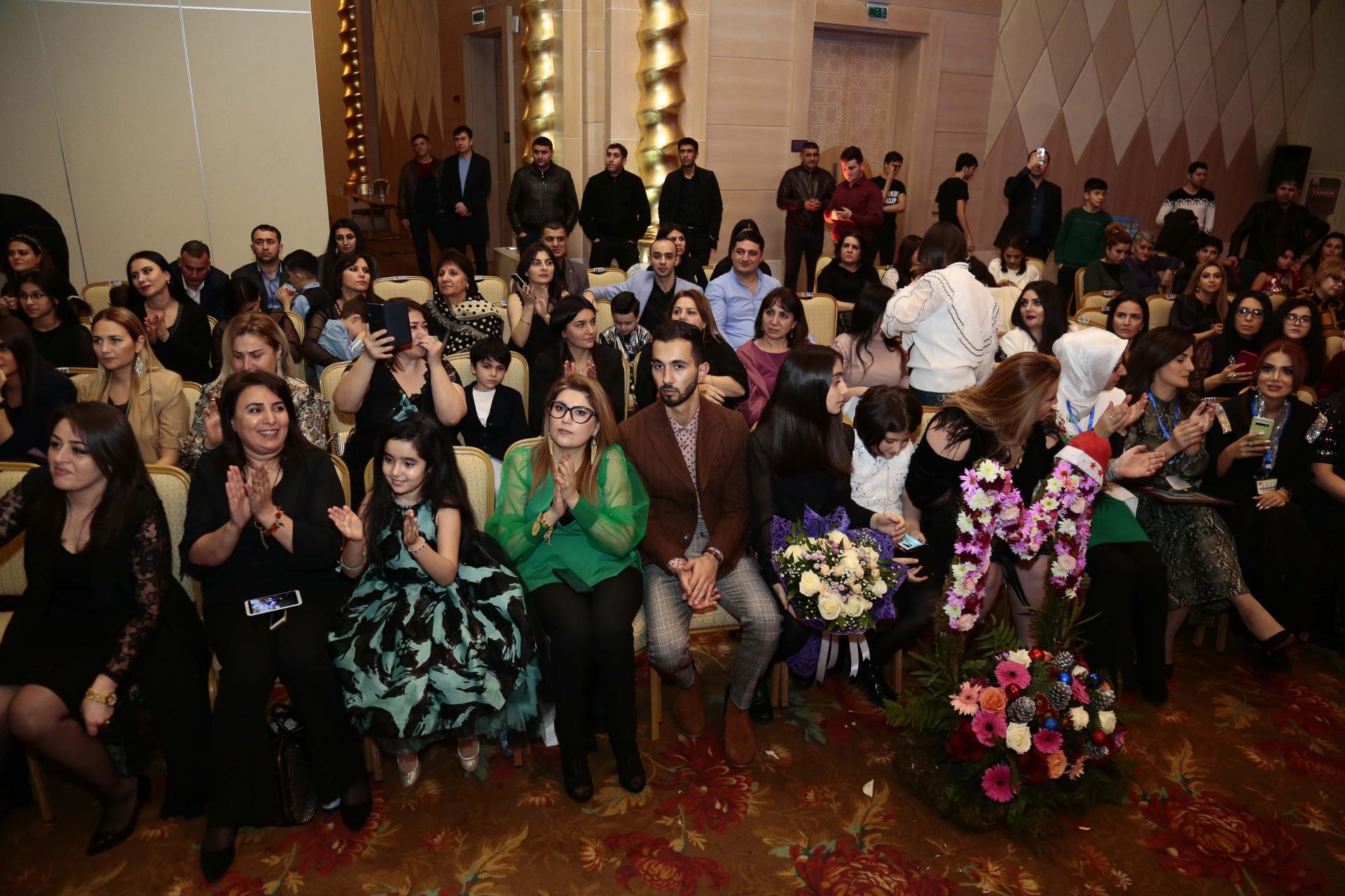 В Баку прошел вечер моды "Зимняя сказка" – новые тенденции и уверенность в себе (ФОТО)