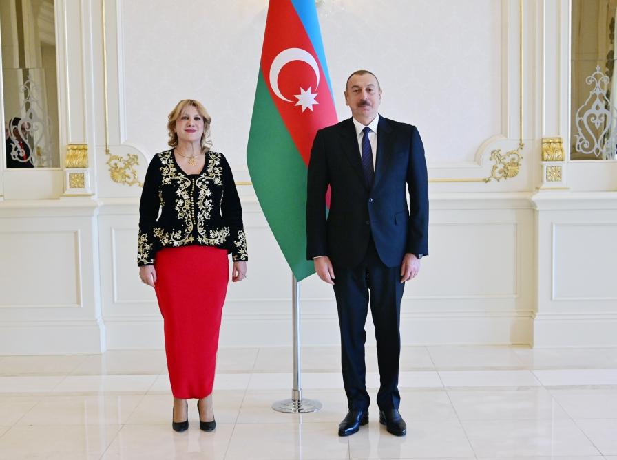 Президент Ильхам Алиев принял верительные грамоты нового посла Алжира (ФОТО)