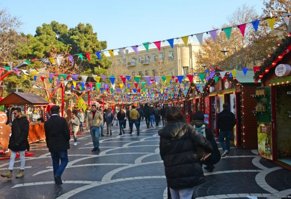 Названо число туристов из Узбекистана, посетивших Азербайджан в декабре 2022 г.