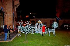 Предновогодний Баку в сверкании огней (ФОТОРЕПОРТАЖ)