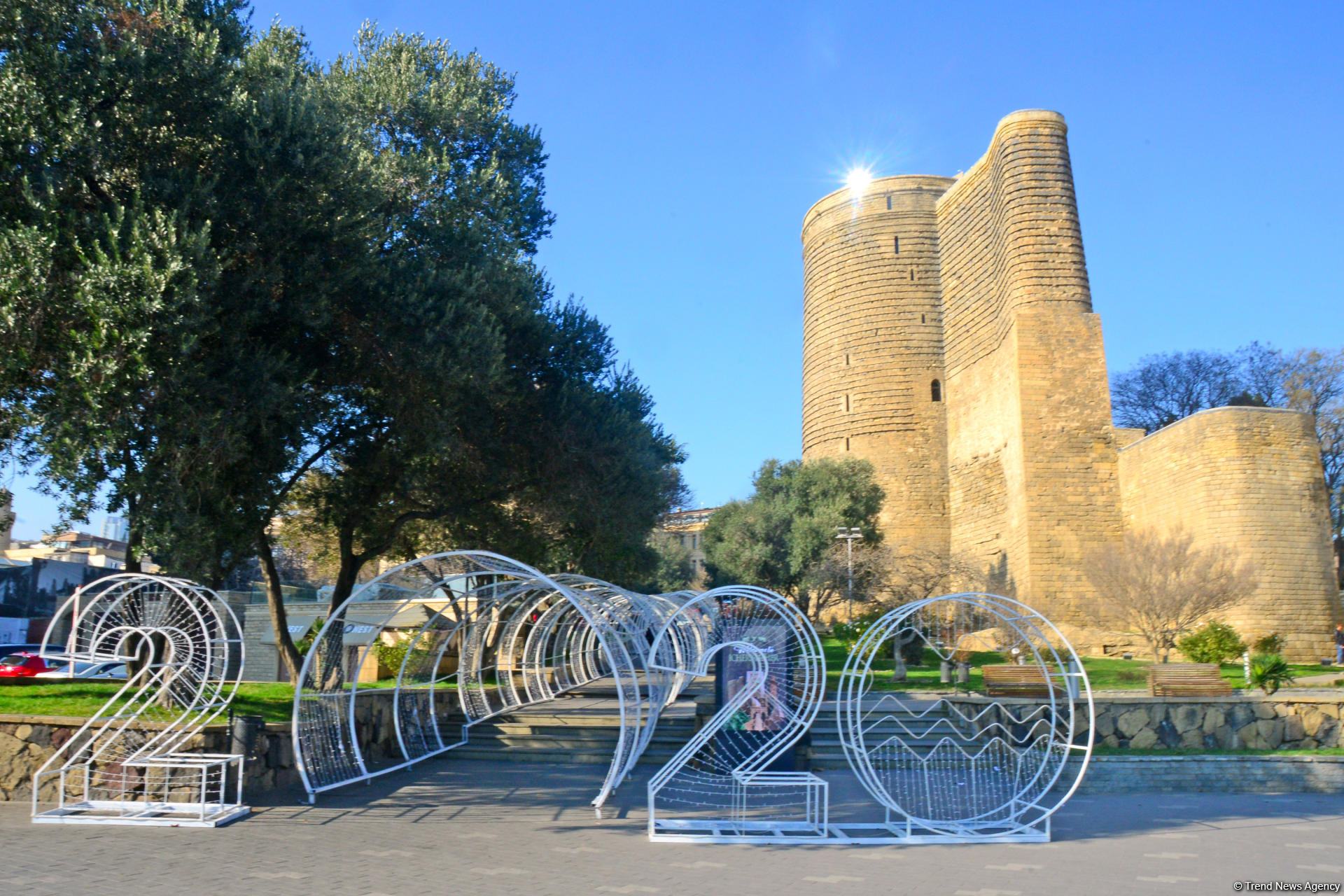 Предновогодний Баку в сверкании огней (ФОТОРЕПОРТАЖ)