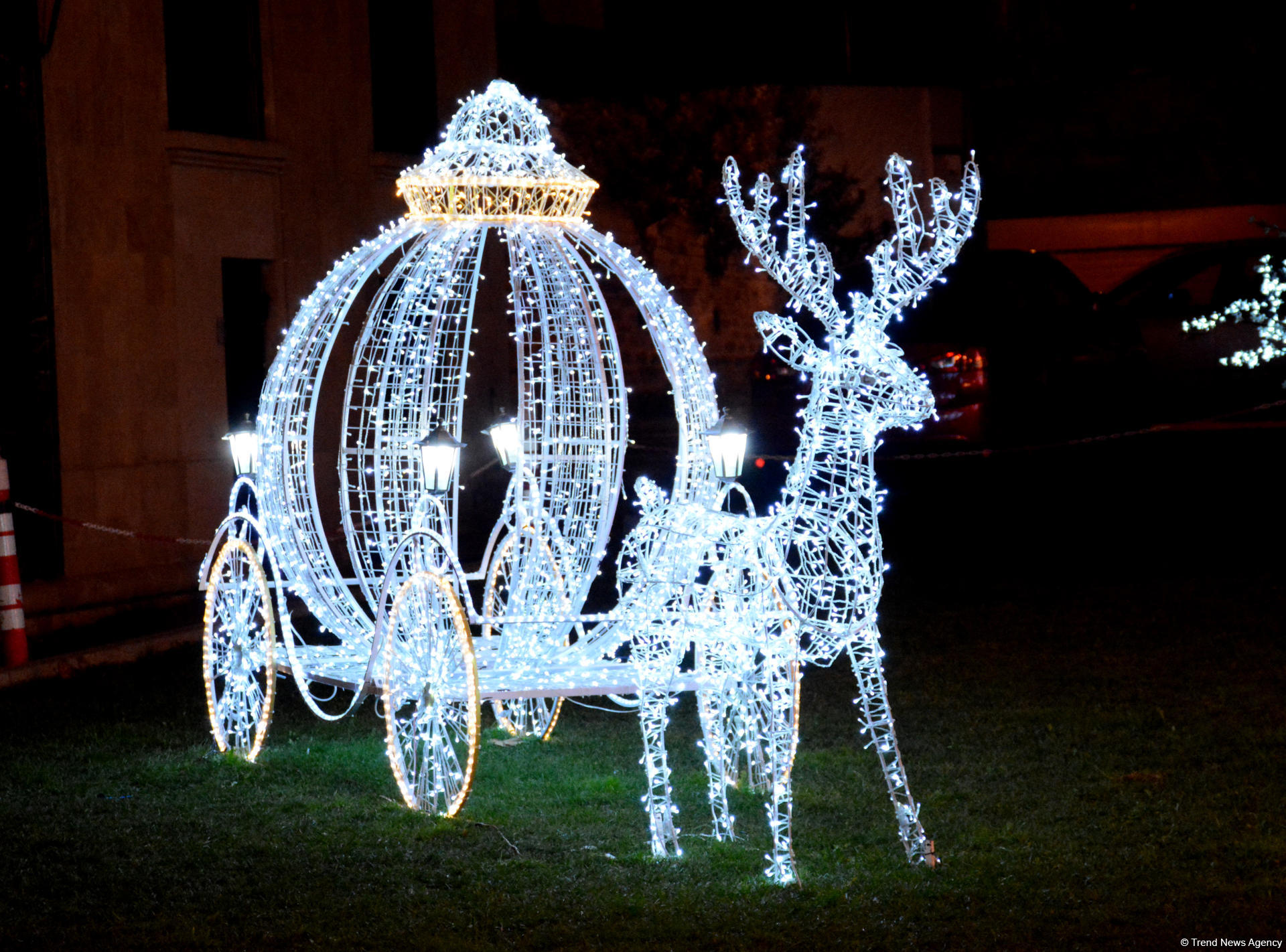 Предновогодний Баку в сверкании огней (ФОТОРЕПОРТАЖ)