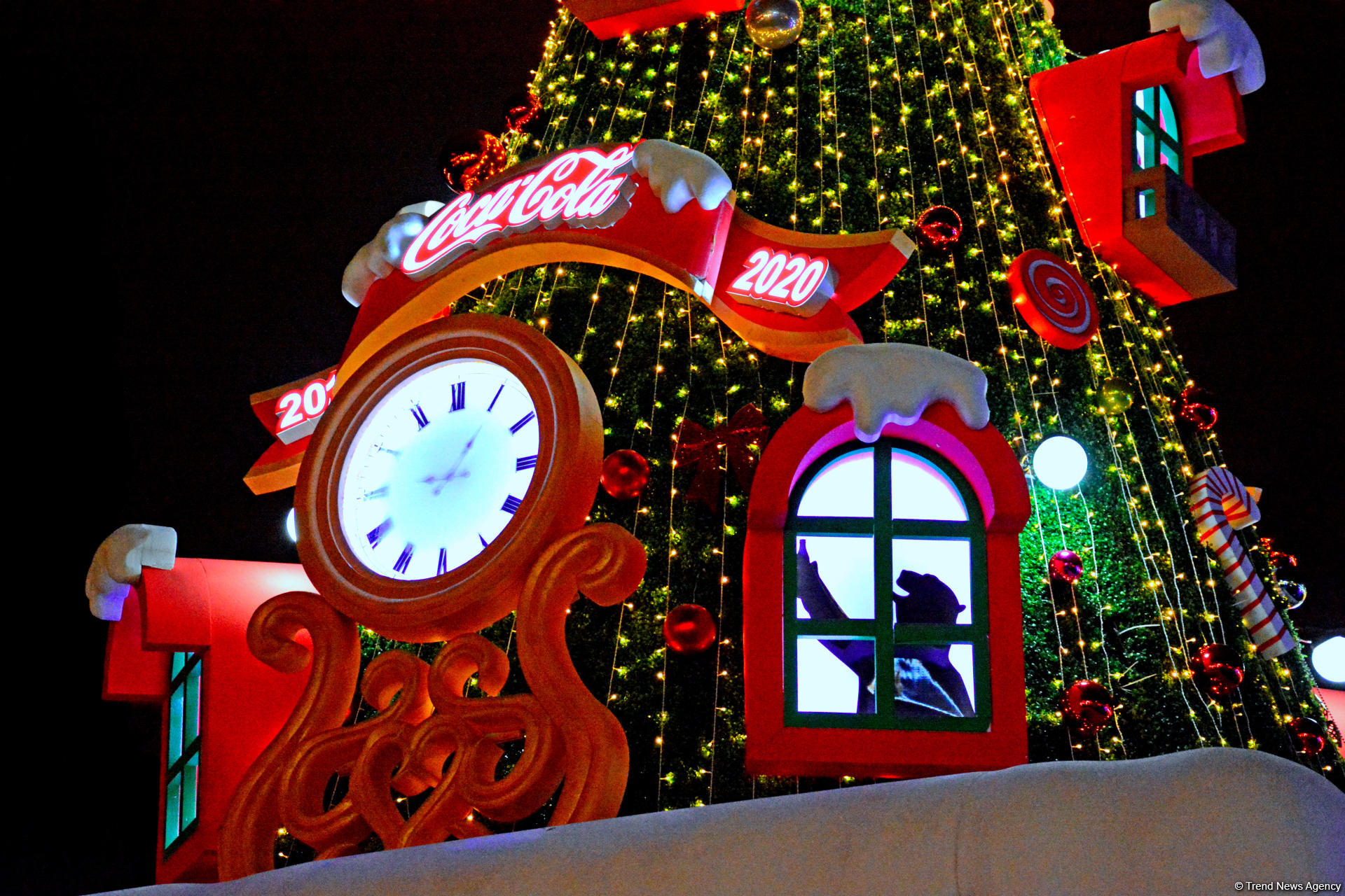 Предновогодний Баку в сверкании огней (ФОТОРЕПОРТАЖ)