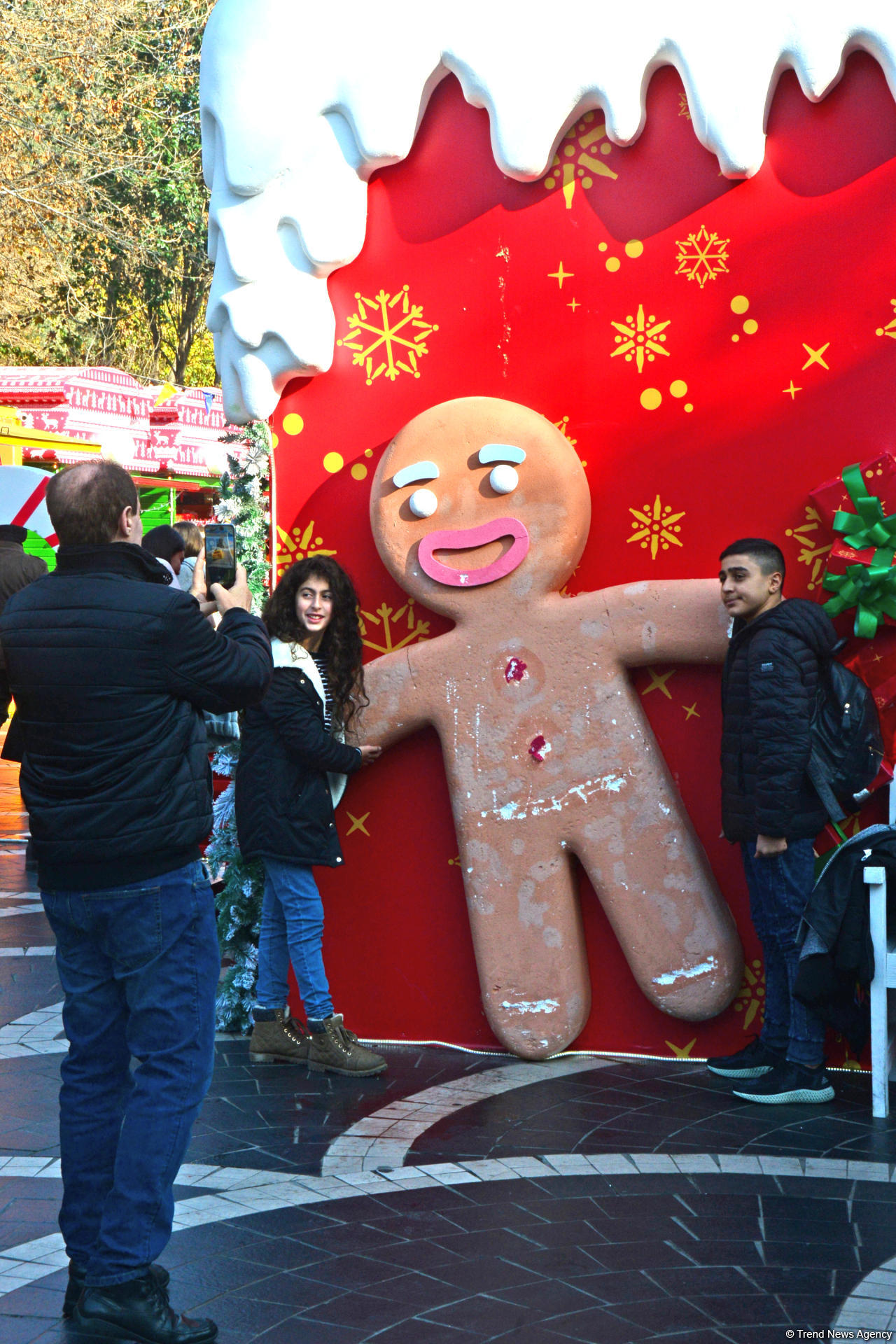 Предновогодний Баку в сверкании огней (ФОТОРЕПОРТАЖ)