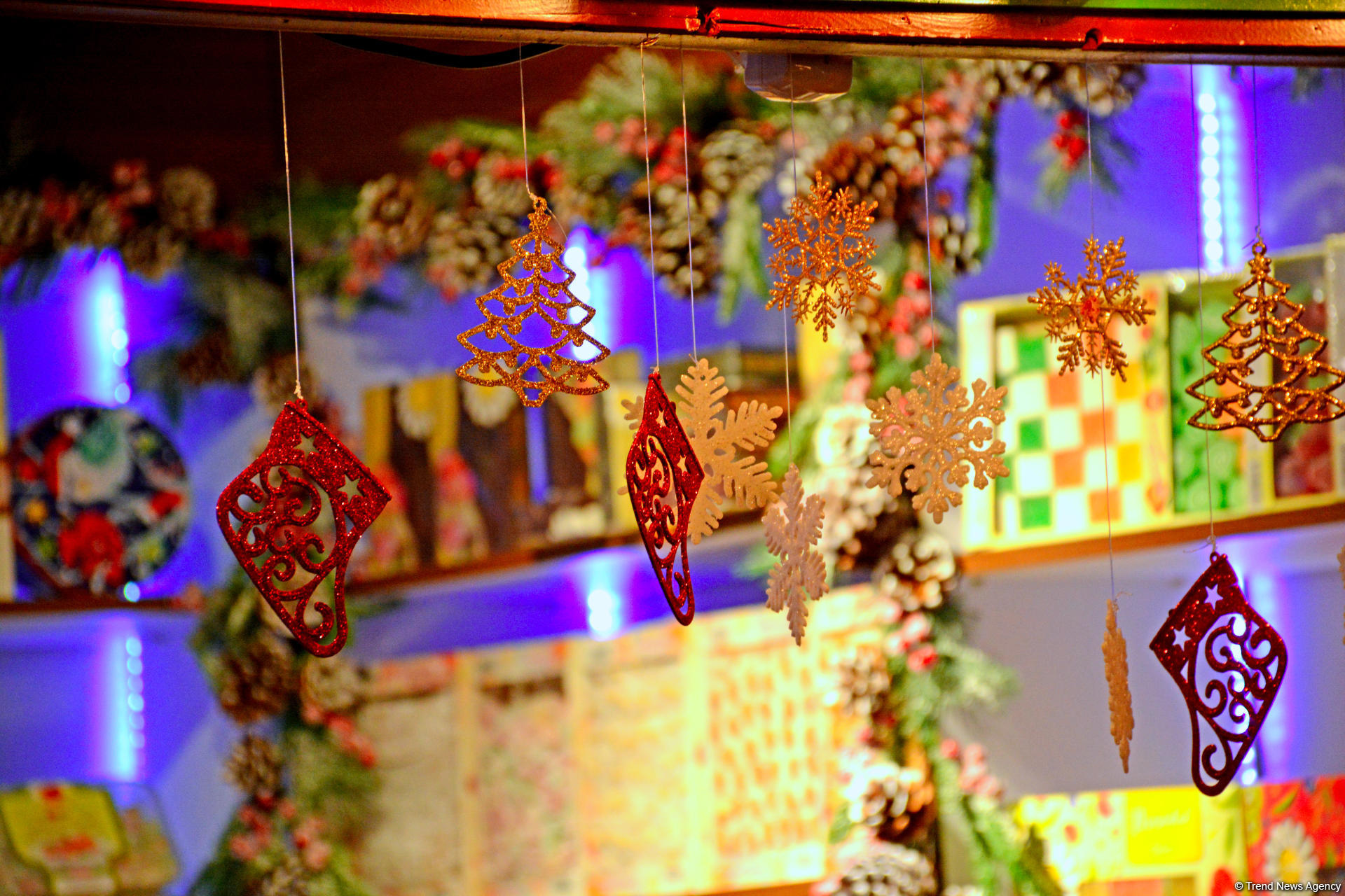 Предновогодний Баку в сверкании огней (ФОТОРЕПОРТАЖ)