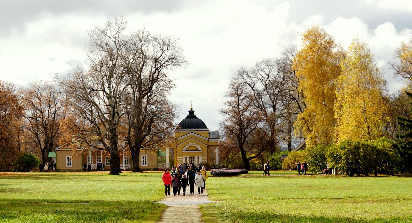 Лермонтовские встречи в Азербайджане. Студенты учились писать гусиными перьями (ФОТО)