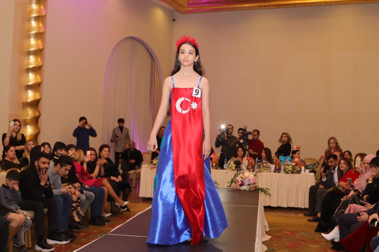 Матери стали дизайнерами, дети - моделями! В Баку прошло семейное дефиле (ФОТО)