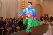 Матери стали дизайнерами, дети - моделями! В Баку прошло семейное дефиле (ФОТО)