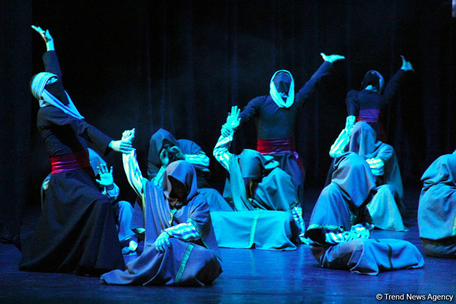 Грандиозным завершением Года Насими в Азербайджане стал спектакль "Пассион Насими" (ВИДЕО/ФОТО)