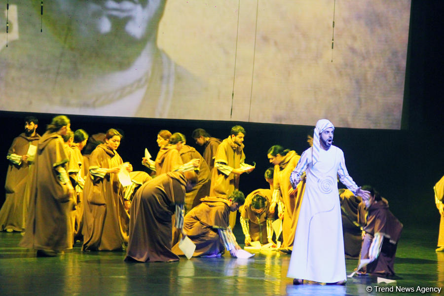 Грандиозным завершением Года Насими в Азербайджане стал спектакль "Пассион Насими" (ВИДЕО/ФОТО)