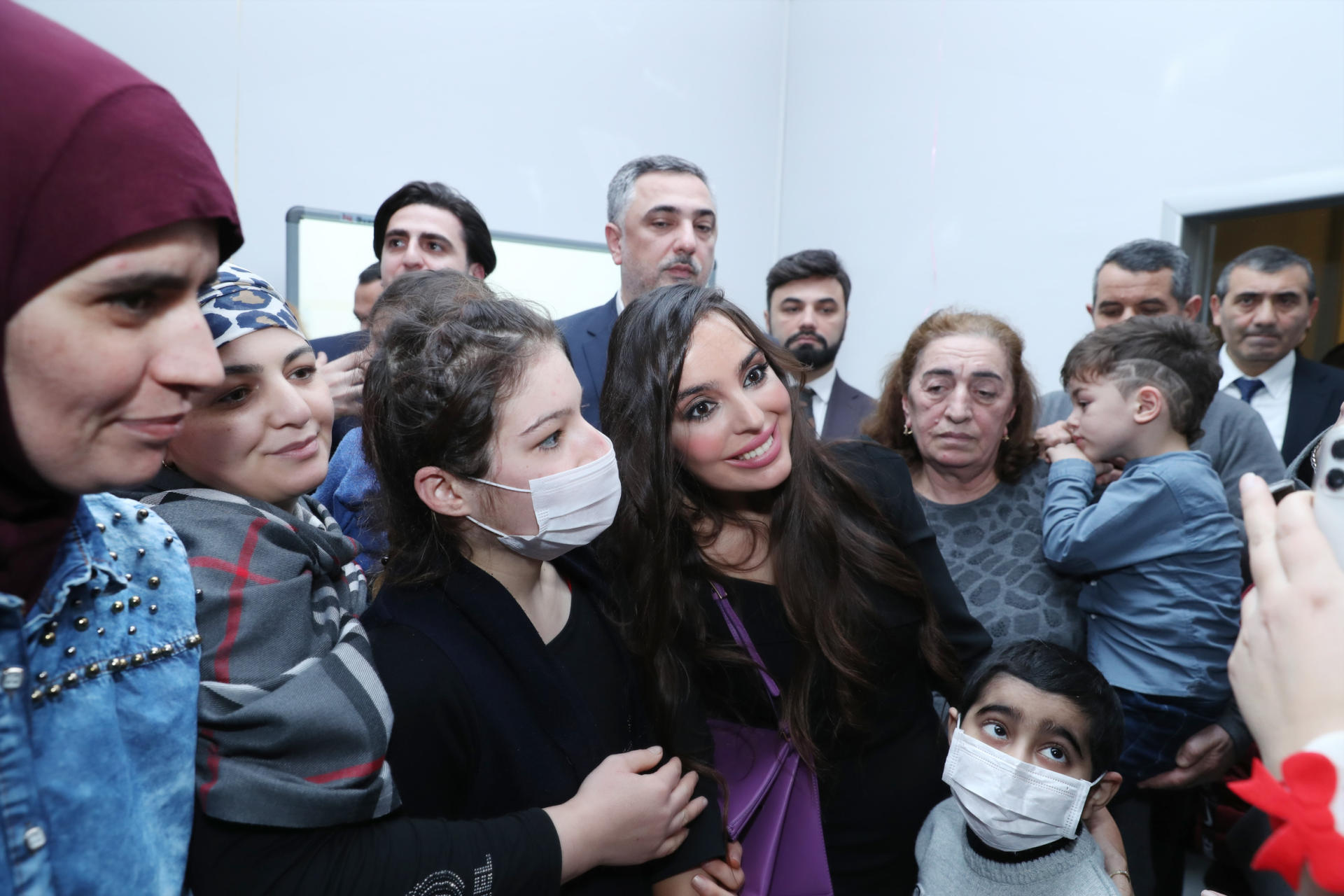 Вице-президент Фонда Гейдара Алиева Лейла Алиева встретилась с детьми, лечащимися в Институте гематологии и трансфузиологии (ФОТО)