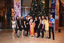 В Бакинском филиале МГУ имени М.В.Ломоносова прошел традиционный красочный новогодний вечер (ФОТО)