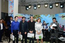 В Бакинском филиале МГУ имени М.В.Ломоносова прошел традиционный красочный новогодний вечер (ФОТО)