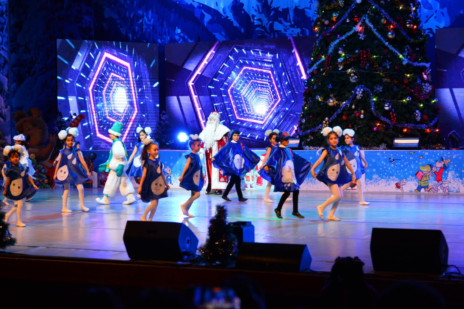 Новогодний карнавал в Баку (ФОТО)