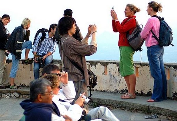 Кто из азербайджанцев сможет выиграть поездку во Францию?