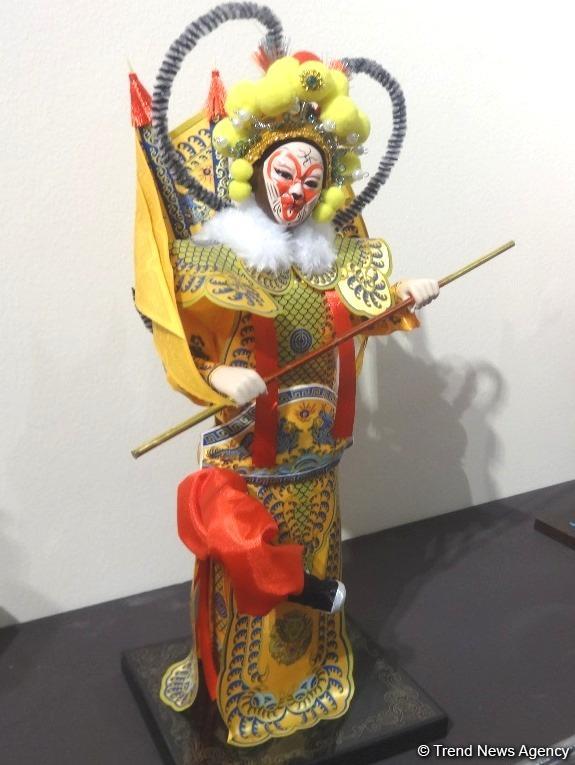 Китайские фонарики и чайная церемония. Как в Баку наступила весна (ВИДЕО, ФОТО)