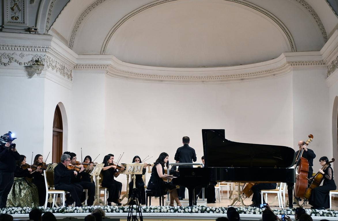 В Баку отметили Старый Новый год музыкальными ритмами (ФОТО)