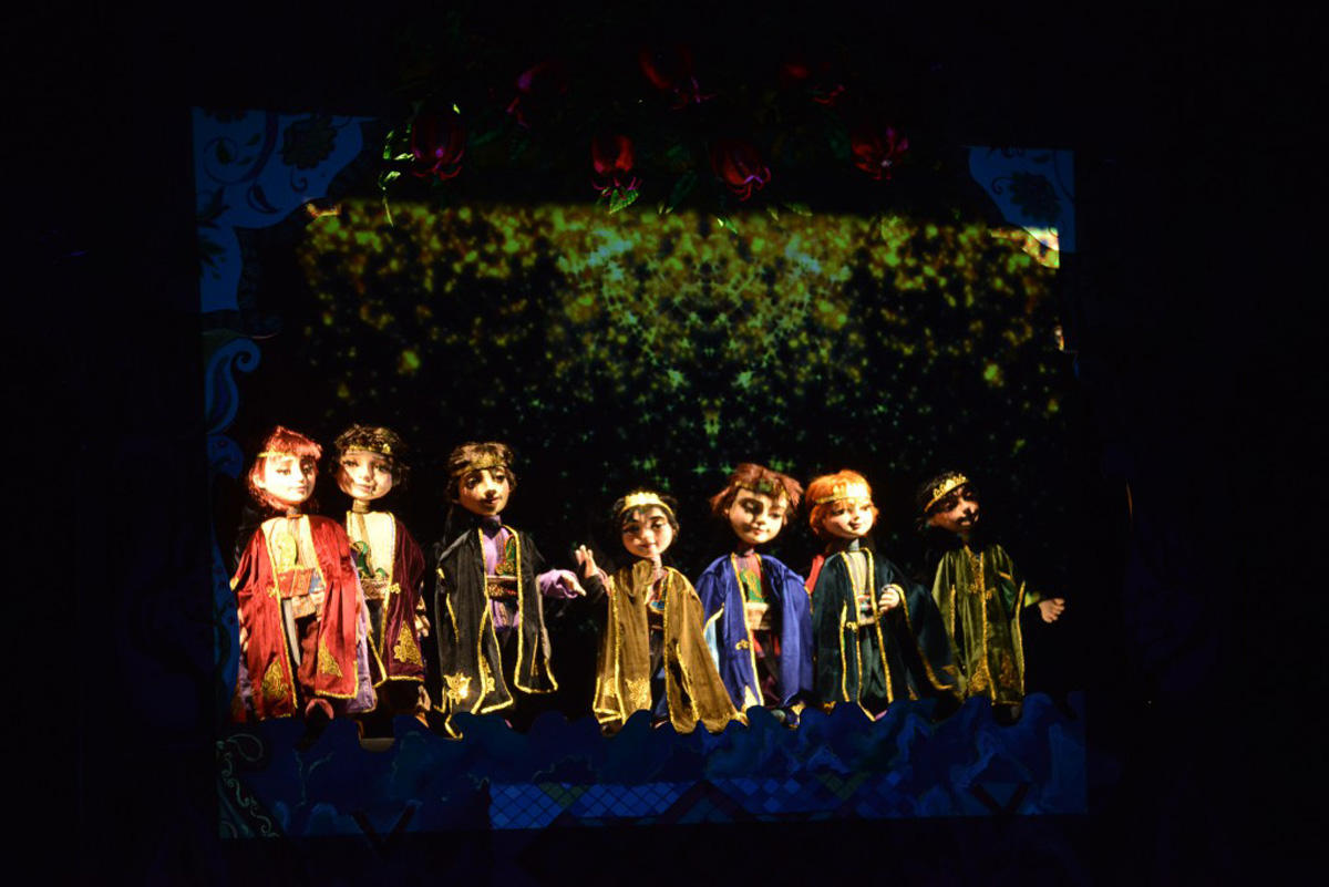 "Семь гранатовых веток"  - первая премьера в новом году (ФОТО)