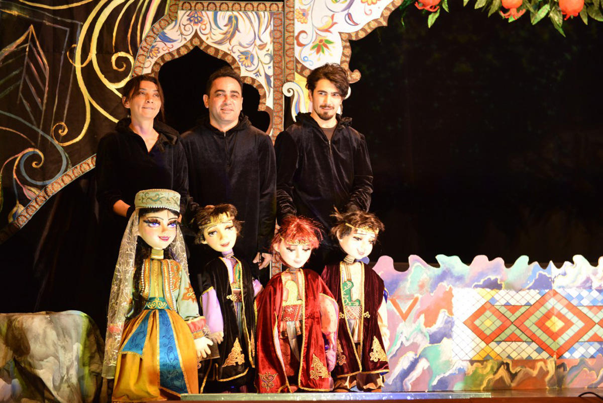 "Семь гранатовых веток"  - первая премьера в новом году (ФОТО)