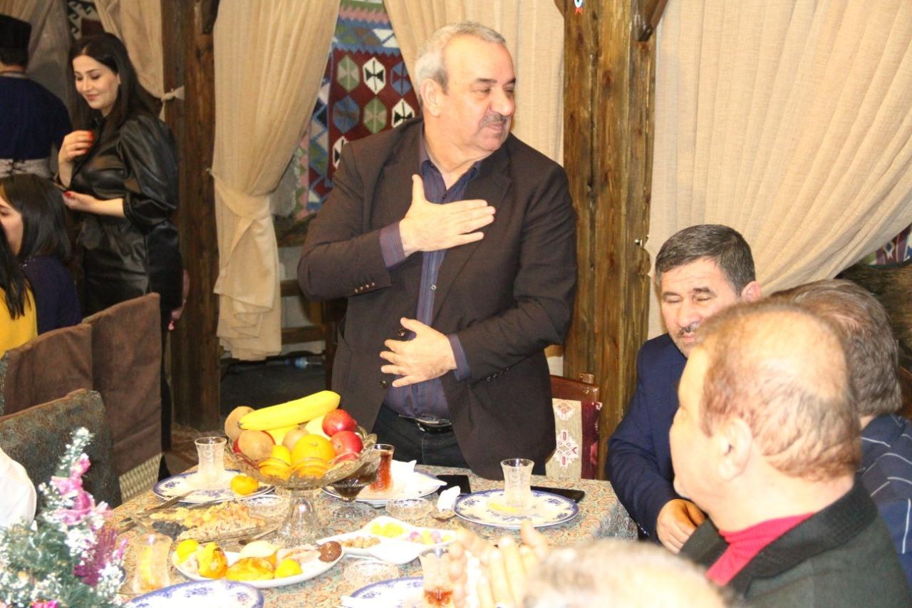 Фуд-блогеры и звезды Азербайджана объединились для пропаганды пряной кухни (ФОТО)