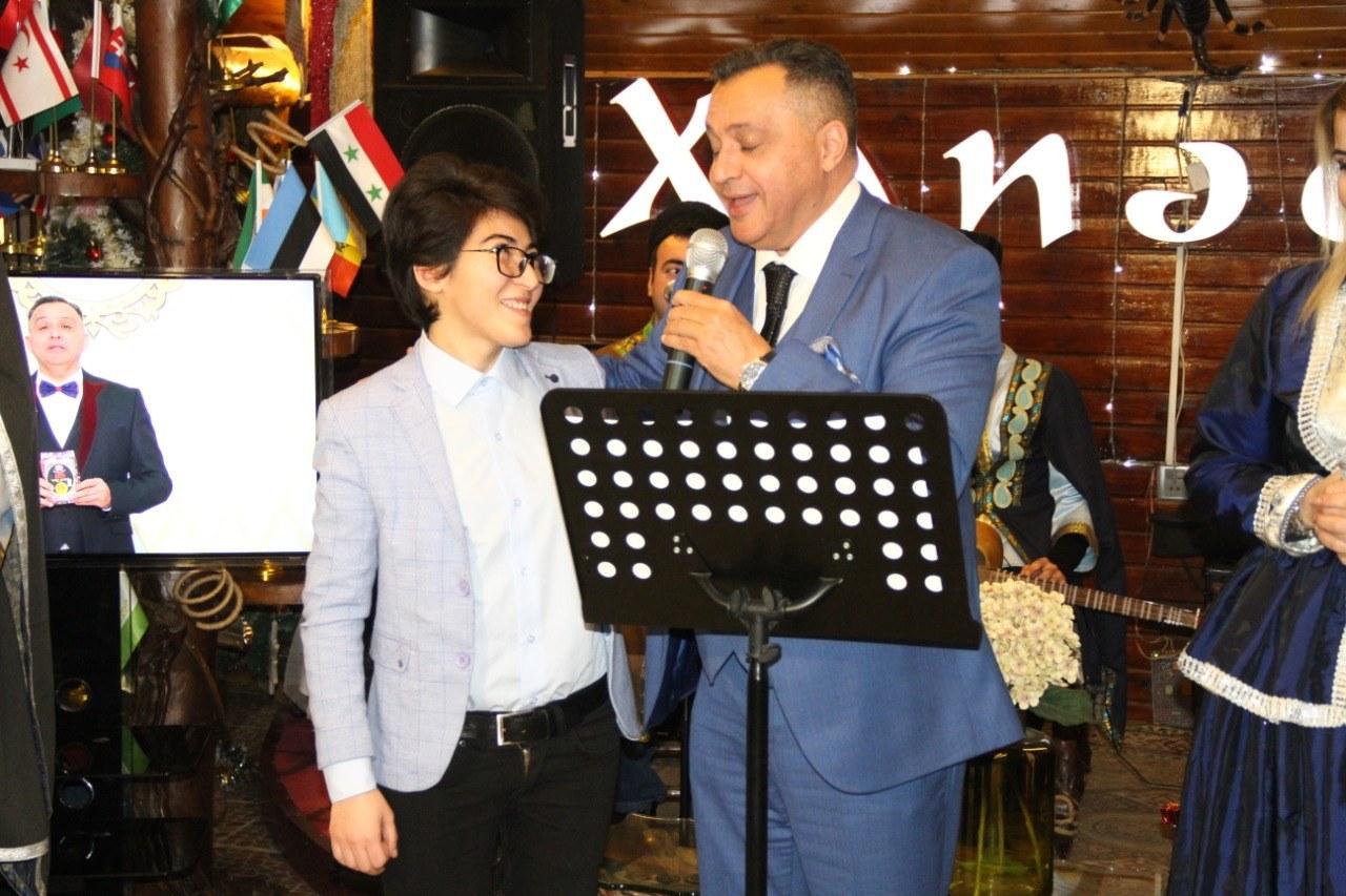 Фуд-блогеры и звезды Азербайджана объединились для пропаганды пряной кухни (ФОТО)