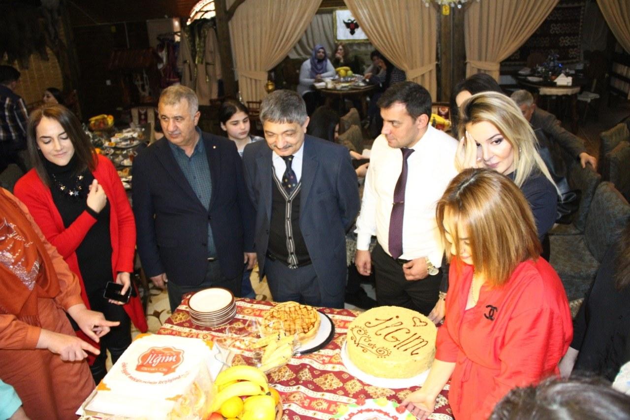 Фуд-блогеры и звезды Азербайджана объединились для пропаганды пряной кухни (ФОТО)