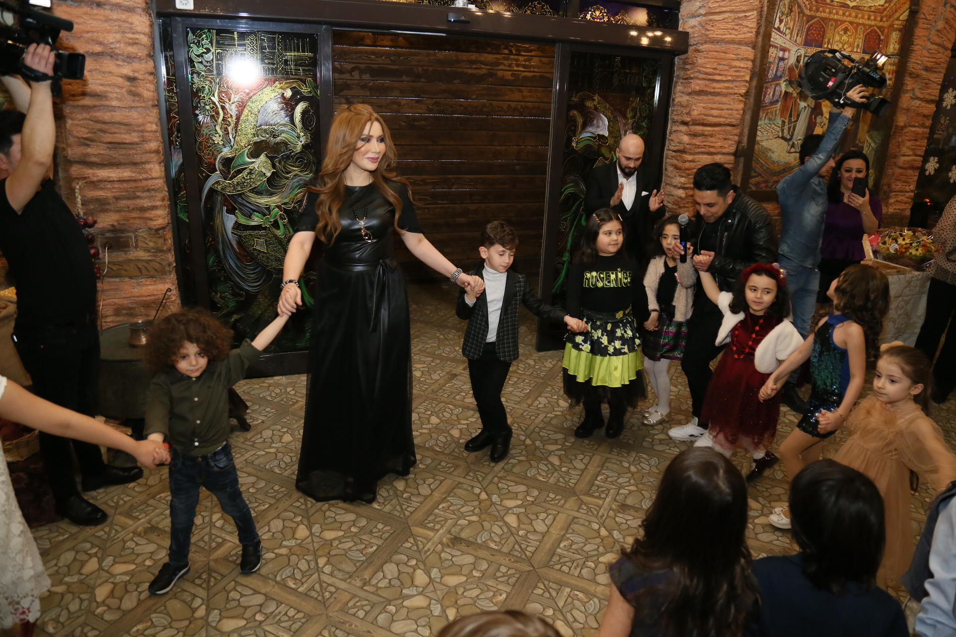 Фахрия Халафова объединила женщин для благотворительного  проекта "Дарующие радость" (ФОТО/ВИДЕО)