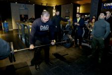 Оригинальная презентация фильма в Баку … со штангой и тяжелоатлетами (ВИДЕО, ФОТО)