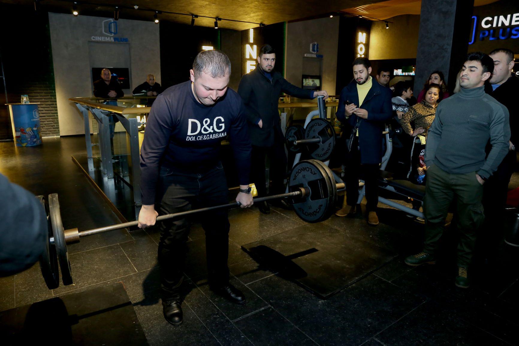 Оригинальная презентация фильма в Баку … со штангой и тяжелоатлетами (ВИДЕО, ФОТО)