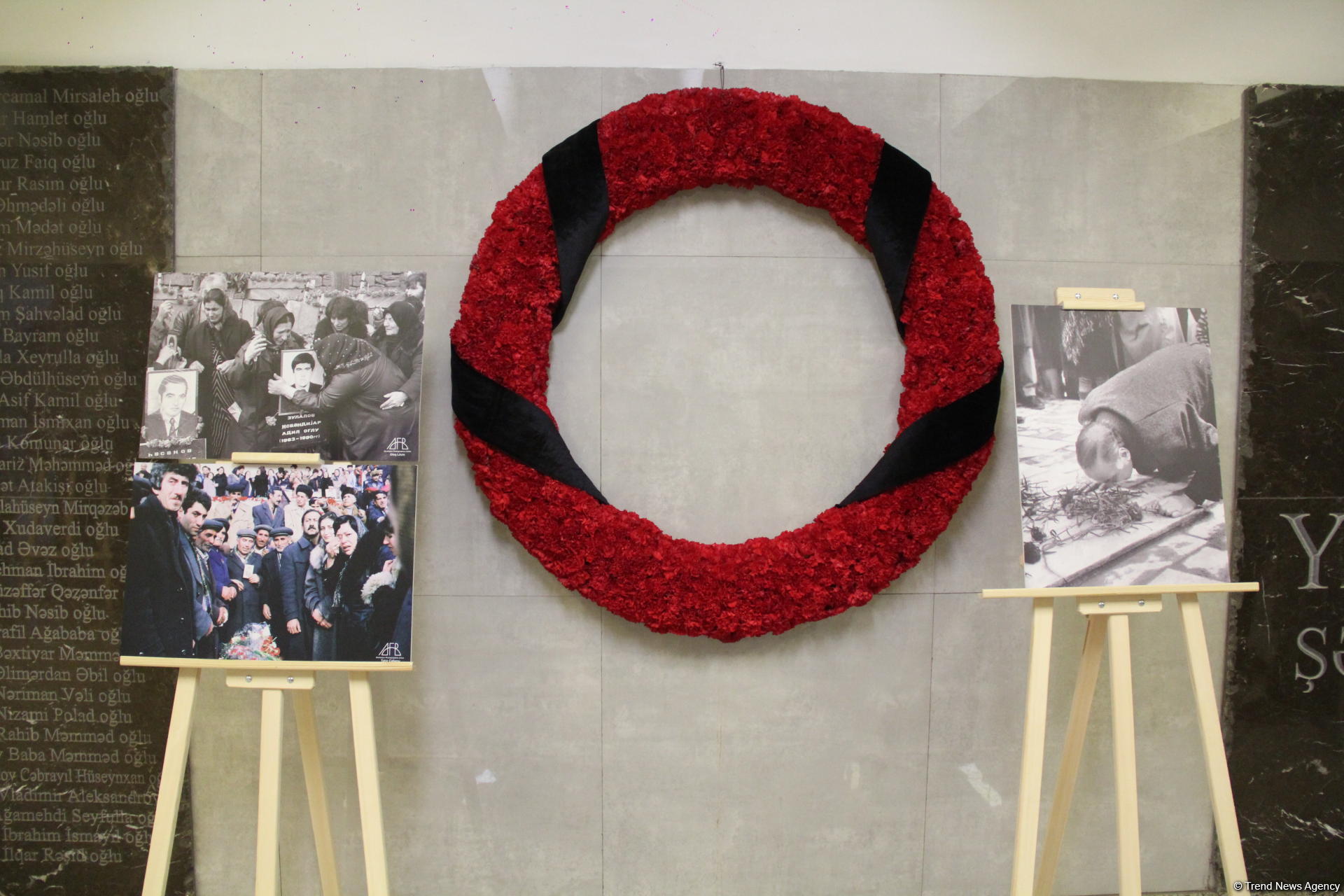 В Бакинском метро открылась фотовыставка "30 лет кровавой истории 20 Января" (ФОТО)