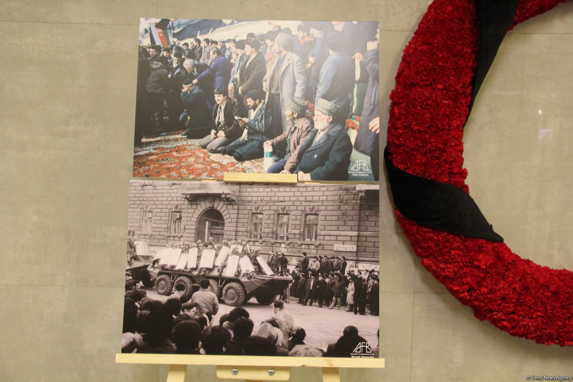 В Бакинском метро открылась фотовыставка "30 лет кровавой истории 20 Января" (ФОТО)