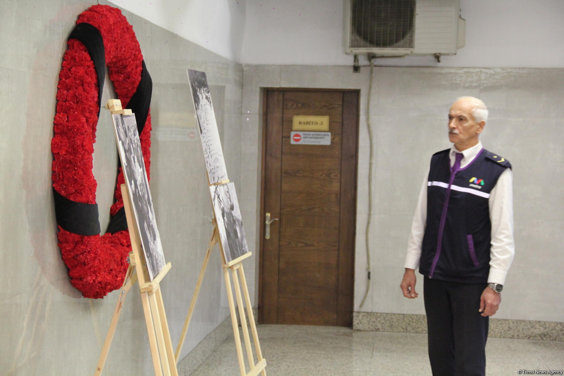 В Бакинском метро открылась фотовыставка "30 лет кровавой истории 20 Января" (ФОТО)