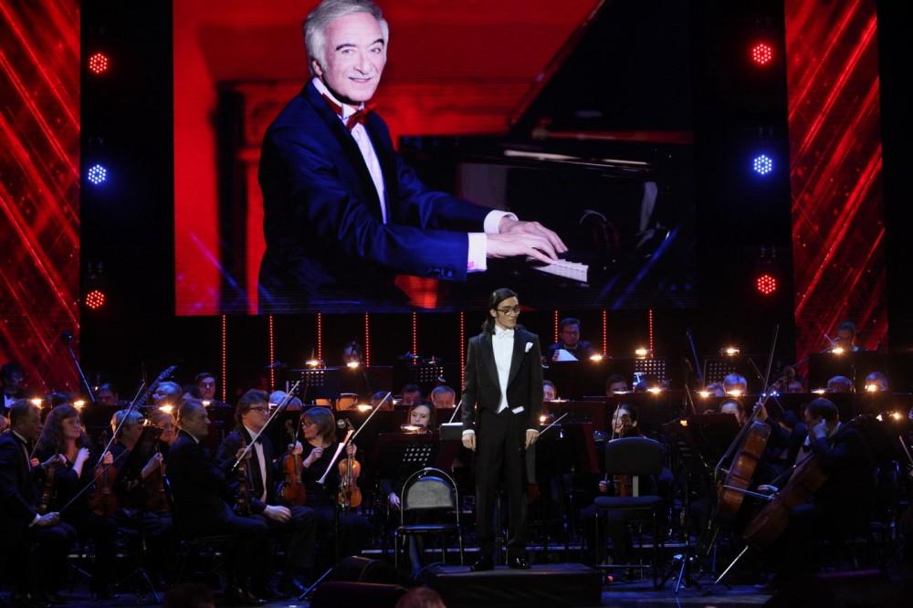 Грандиозный юбилей Полада Бюльбюльоглу в Москве вместе с друзьями (ФОТО)