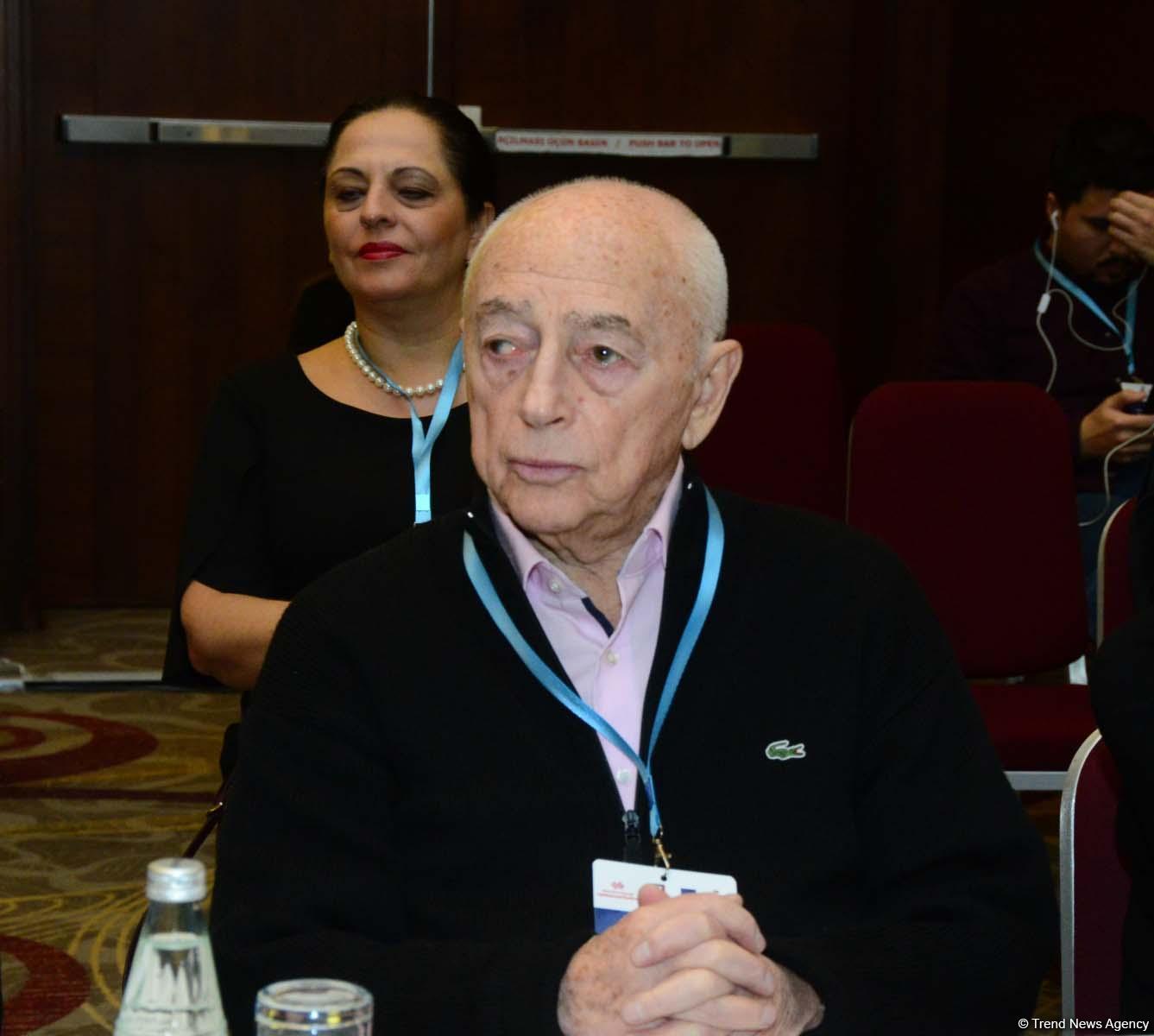 В столице Азербайджана, в рамках конференции "Баку-Москва - диалог культур", состоялось открытие круглого стола (ФОТО)