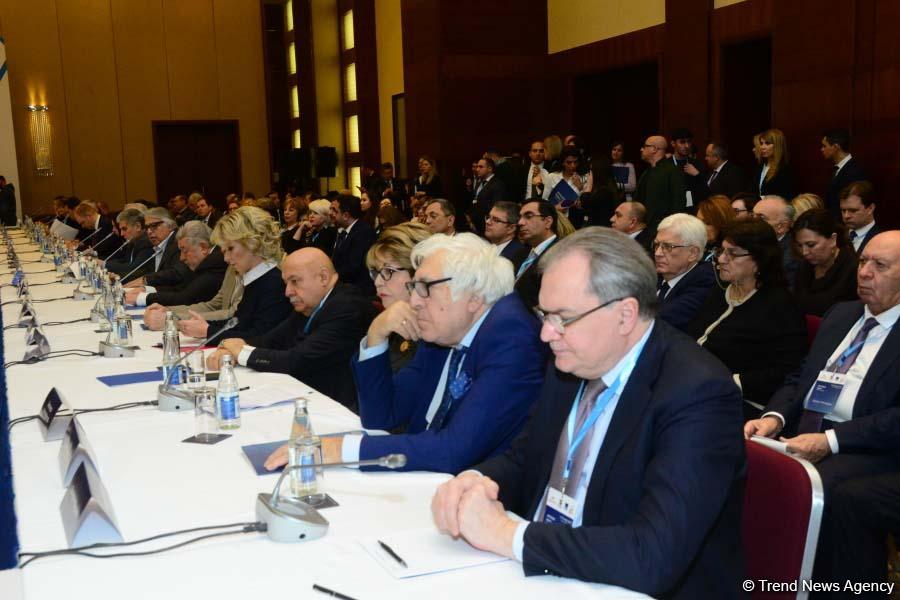 В столице Азербайджана, в рамках конференции "Баку-Москва - диалог культур", состоялось открытие круглого стола (ФОТО)