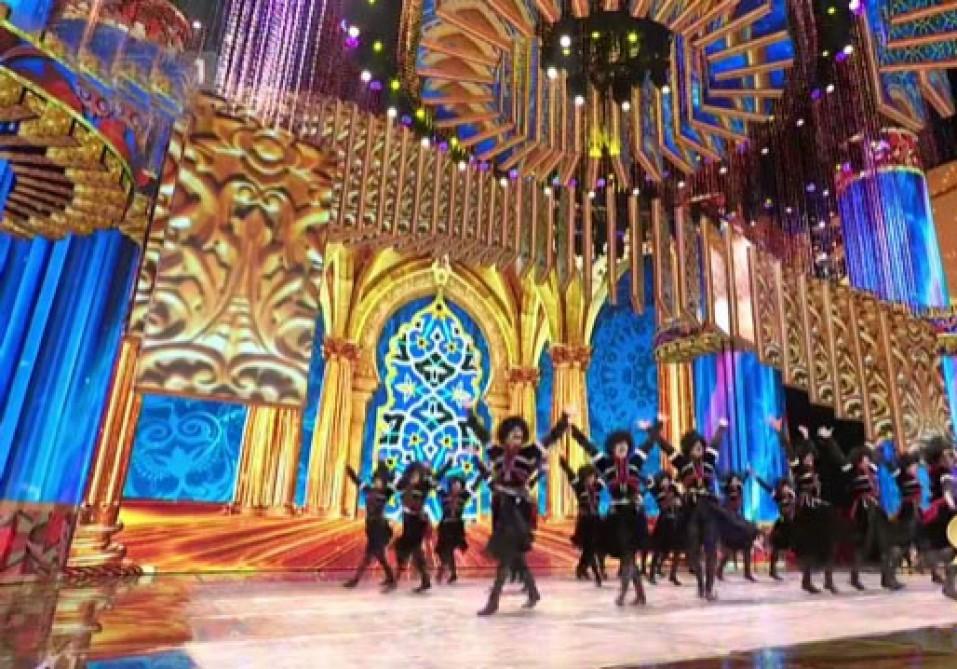 Азербайджанцы не испугались эпидемии в Китае. Телешоу, вошедшее в Книгу рекордов Гиннесса (ФОТО)