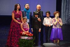 Все началось с "Волшебного халата". В Баку ярко отметили юбилей Алмаз Мустафаевой (ФОТО)