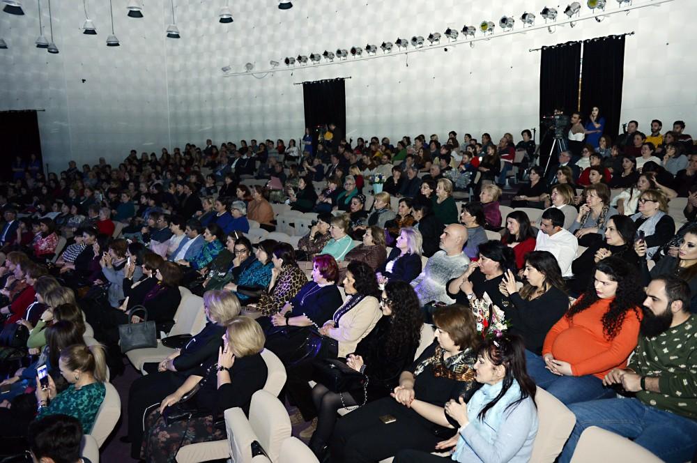 Все началось с "Волшебного халата". В Баку ярко отметили юбилей Алмаз Мустафаевой (ФОТО)