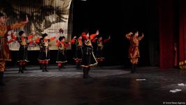 3066 метров над уровнем моря. В Гяндже появилась танцующая гора (ФОТО)