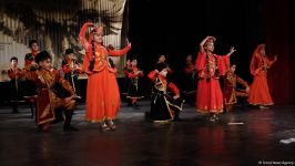 3066 метров над уровнем моря. В Гяндже появилась танцующая гора (ФОТО)