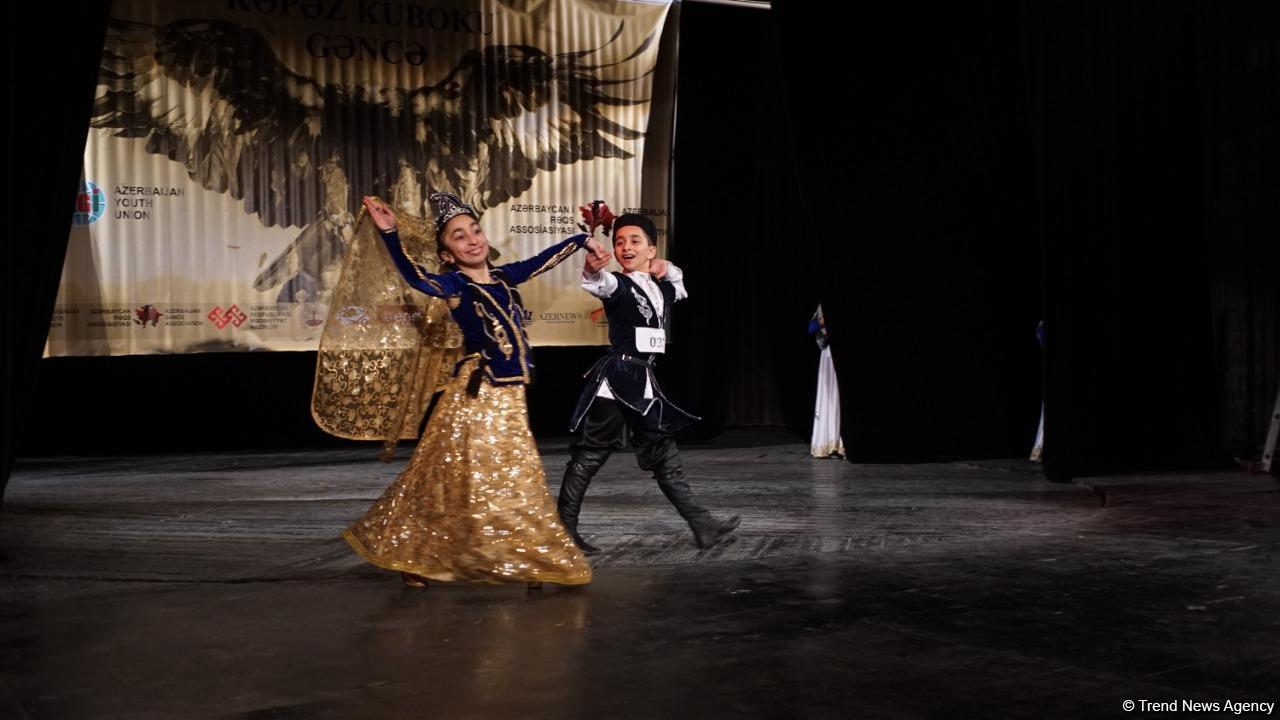 3066 метров над уровнем моря. В Гяндже появилась танцующая гора (ФОТО)