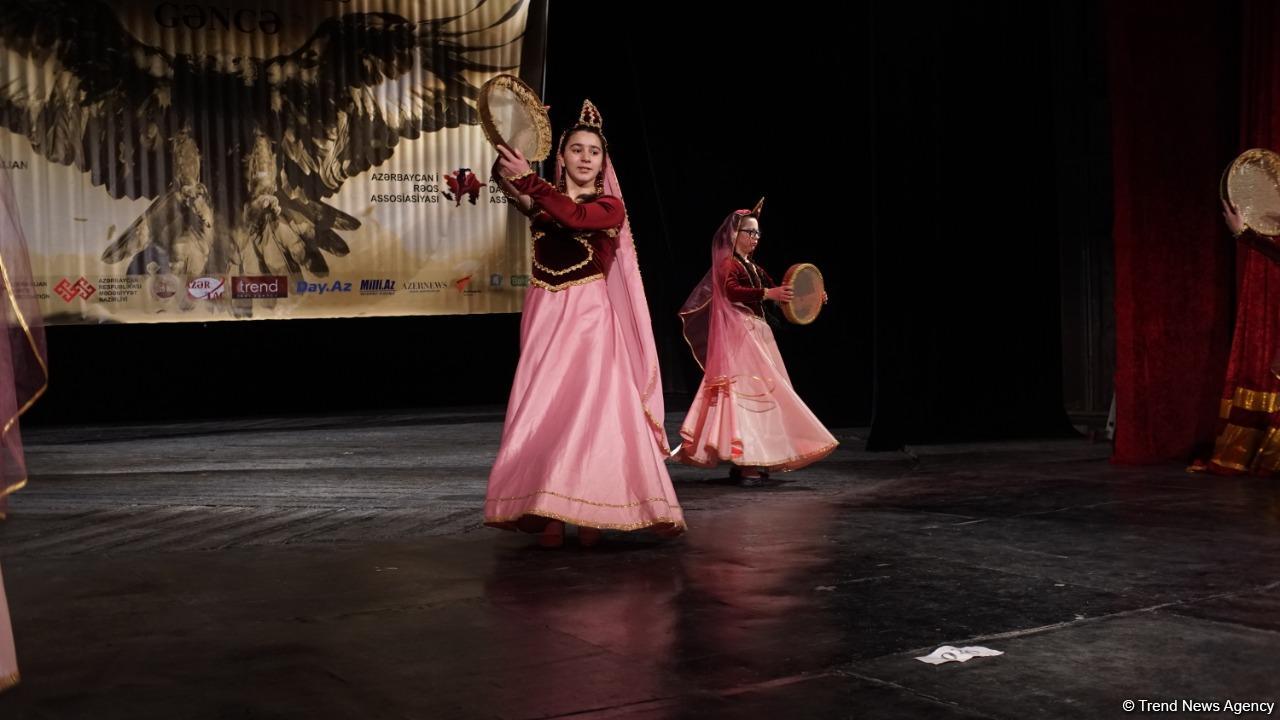 3066 метров над уровнем моря. В Гяндже появилась танцующая гора (ФОТО)