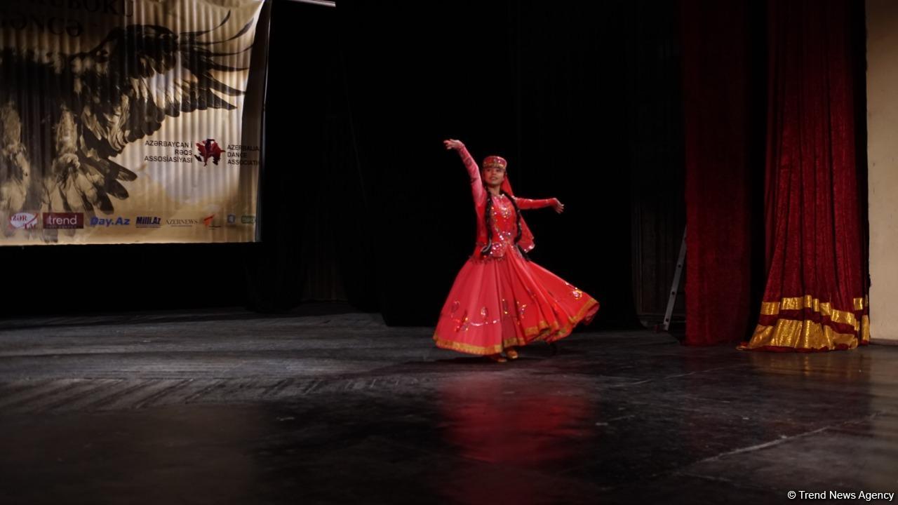 3066 метров над уровнем моря. В Гяндже появилась танцующая гора (ФОТО)