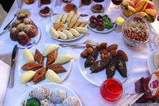 Пробуйте на здоровье! В Баку открылся Фестиваль национальных сладостей (ФОТО)