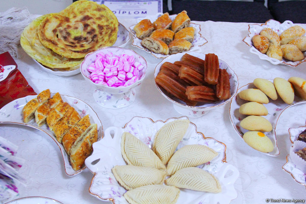 Пробуйте на здоровье! В Баку открылся Фестиваль национальных сладостей (ФОТО)