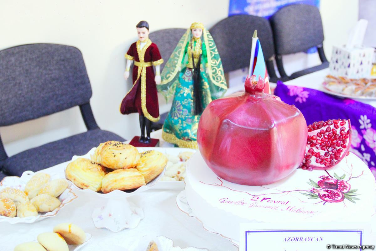 Пробуйте на здоровье! В Баку открылся Фестиваль национальных сладостей (ФОТО)