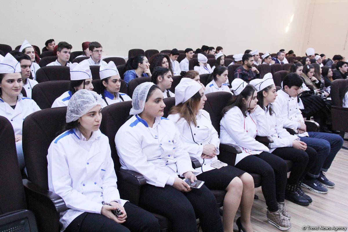 Пробуйте на здоровье! В Баку открылся Фестиваль национальных сладостей (ФОТО)