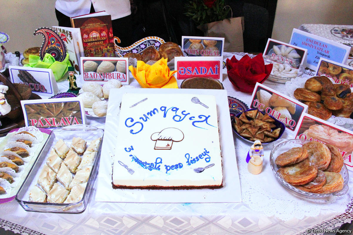Пробуйте на здоровье! В Баку открылся Фестиваль национальных сладостей (ФОТО)